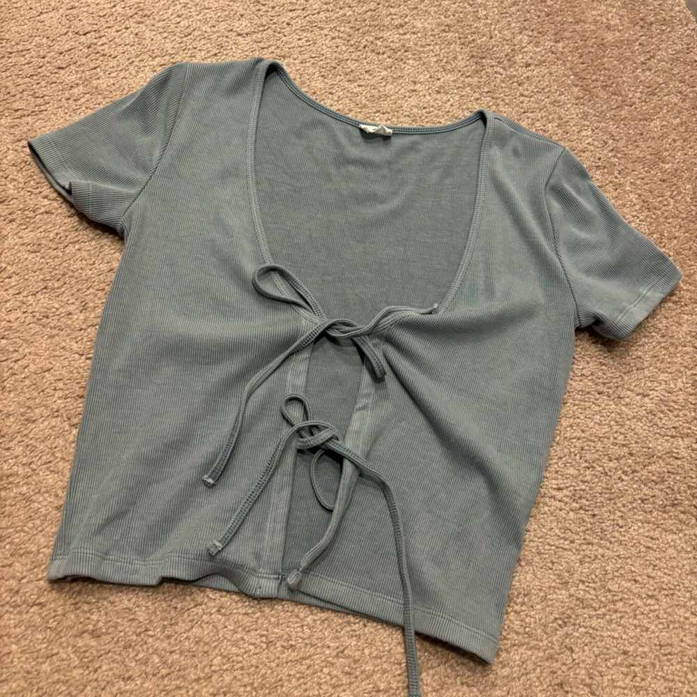 Aritzia Wilfred Blue Tie-front crop top